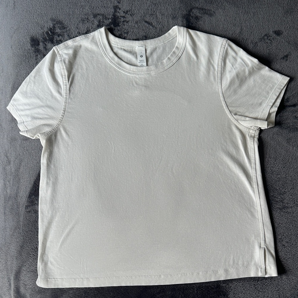 Lululemon Tee in Bone, Size 2